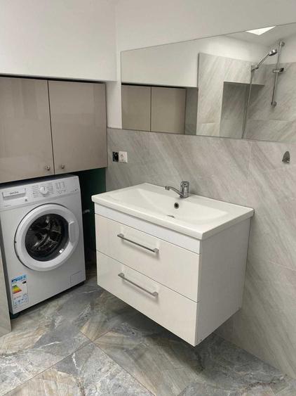 Apartament cu 3 camere decomandat în Dumbrăvița