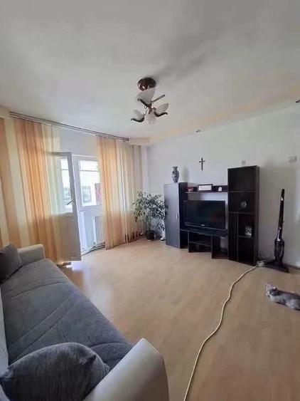 De vanzare apartament cu 2 camere si balcon, boxa, termopan Pret 35000euro - 3