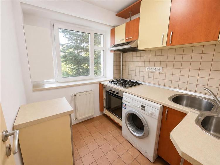 Apartament 3 camere 2 balcoane etaj 1 - zona Centrala - 17