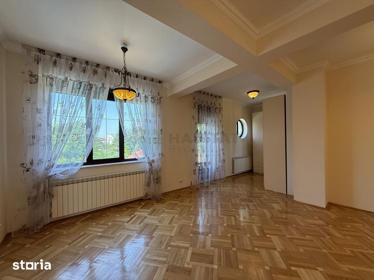 Vila 9 camere cu piscina si teren de 1.000 mp - 15