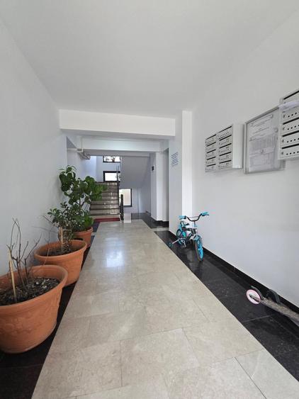 Apartament cu 2 camere decomandat în Dobroești