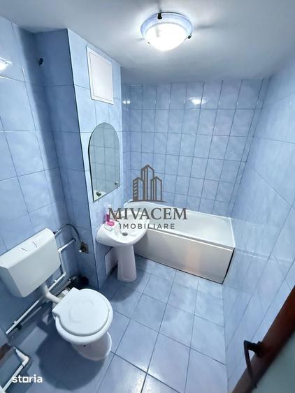 Apartament cu 4 camere decomandat în Calea București