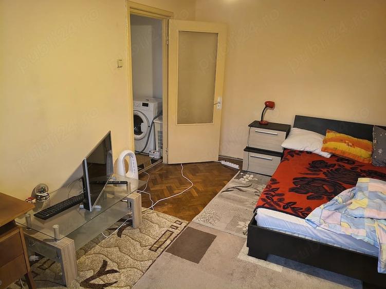 Garsonieră decomandată în Girocului
