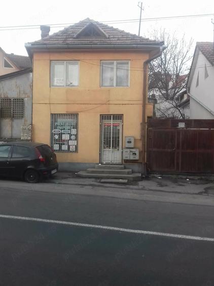Casă cu 4 camere cu Teren 300 Mp în Central