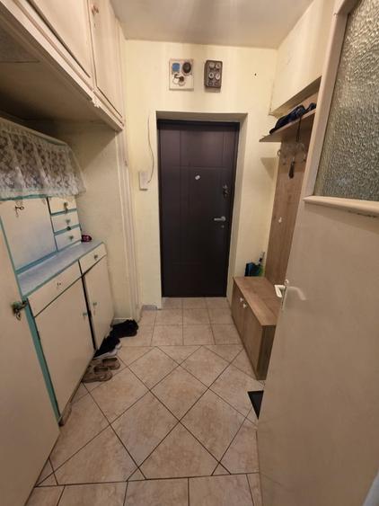Apartament cu 2 camere semidecomandat în Basarabia