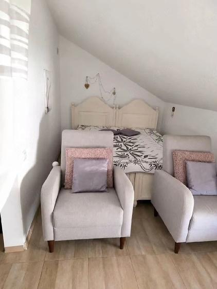 Casă cu 8 camere cu Teren 466 Mp în Central