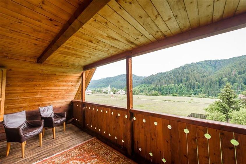 Casă cu 4 camere cu Teren 2000 Mp în Lunca Bradului