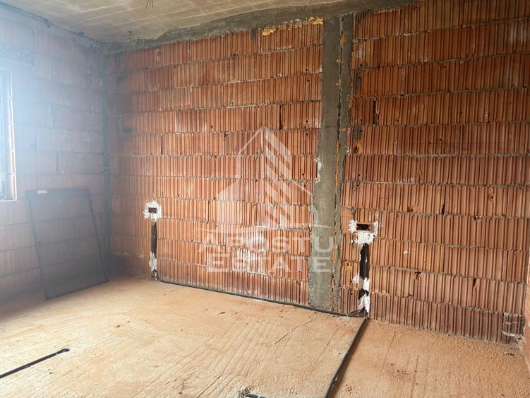 Duplex cu 4 camere cu Canalizare în Bazoșu Nou