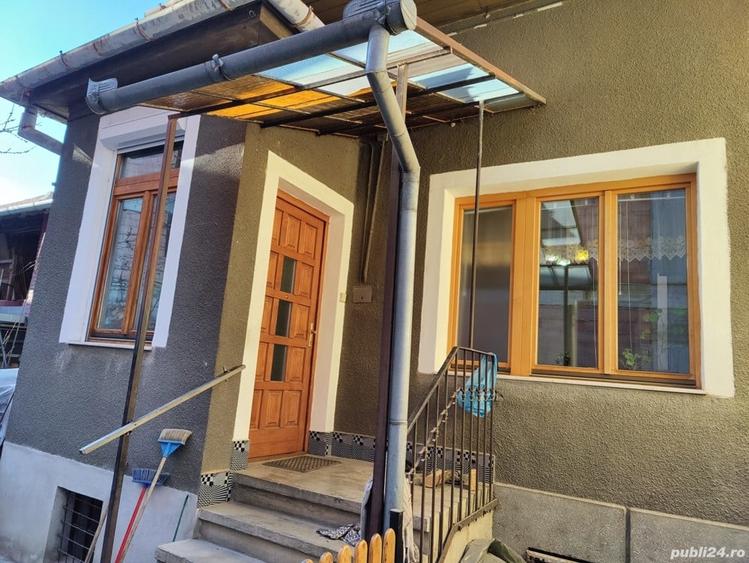 Casă cu 4 camere în Central