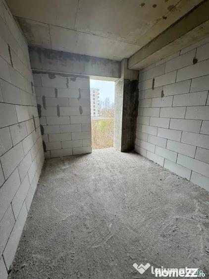 Apartament cu 3 camere decomandat în Abator