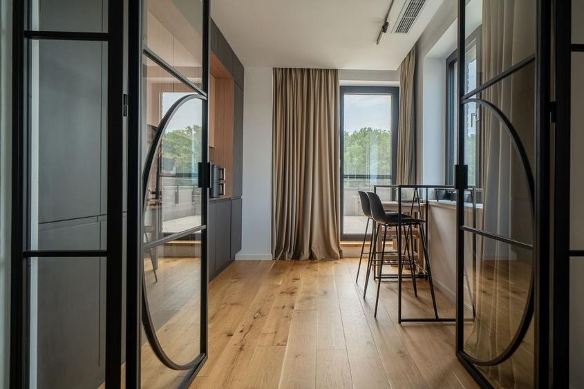 Apartament cu 2 camere semidecomandat, mobilat în Tunari