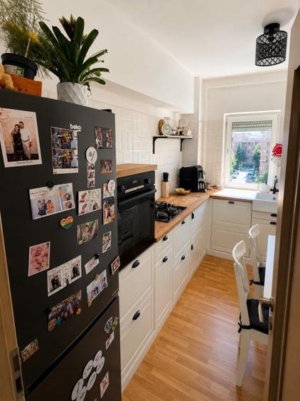 Apartament cu 4 camere semidecomandat, mobilat în Tractorul