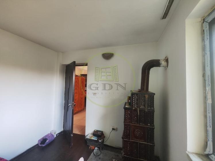 Casă individuală cu 3 camere cu Canalizare în Bariera Vâlcii