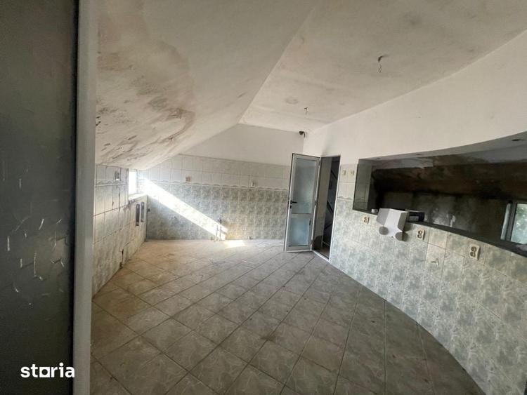 Casa pentru investitie, pretabila inchiriere sau activitate comerciala - 16