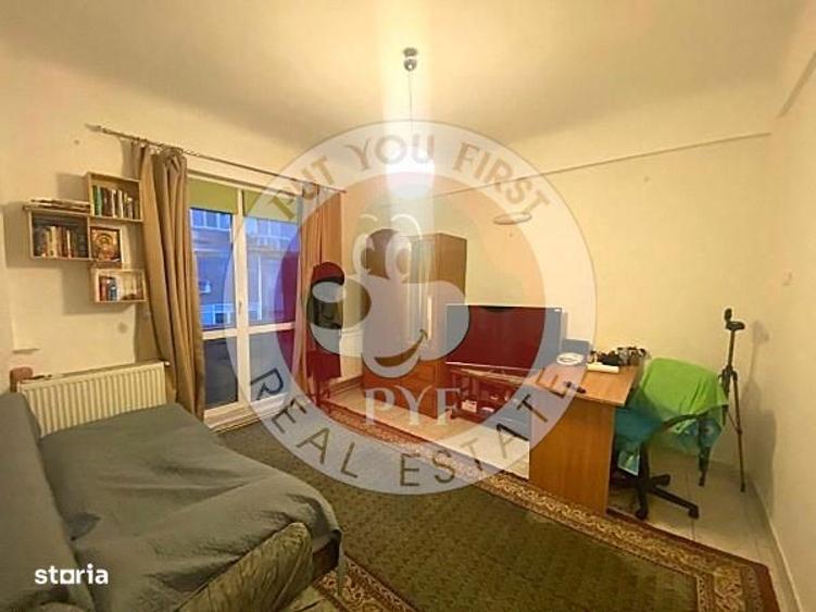 Apartament cu 3 camere semidecomandat în Universitate