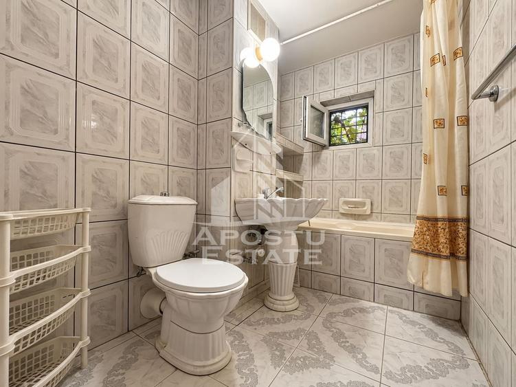 Apartament cu 3 camere decomandat în Girocului