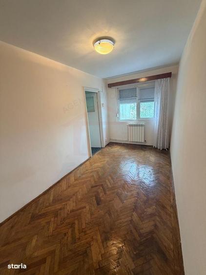 Apartament cu 4 camere în Micro 13