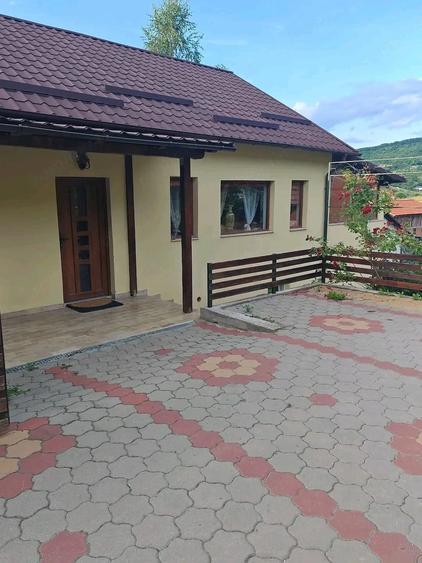 Casă cu 3 camere cu Teren 320 Mp în Exterior Vest