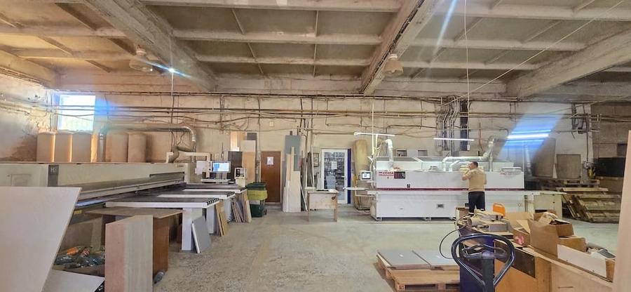Spațiu comercial, de 886 mp, în Buciumeni