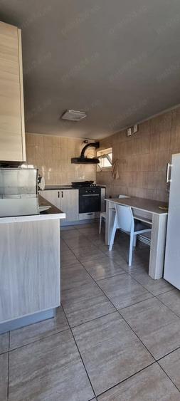 Casă cu 6 camere cu Teren 450 Mp în Geamăna