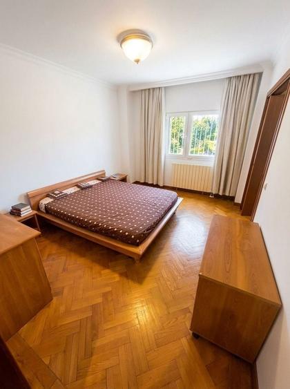 Apartament cu 3 camere decomandat, mobilat în Primăverii