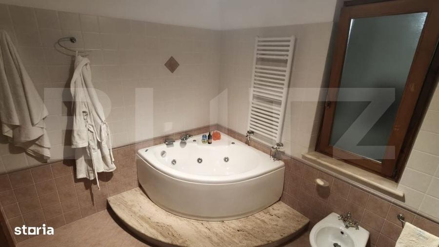 Casă cu 4 camere cu Teren 1000 Mp în Central