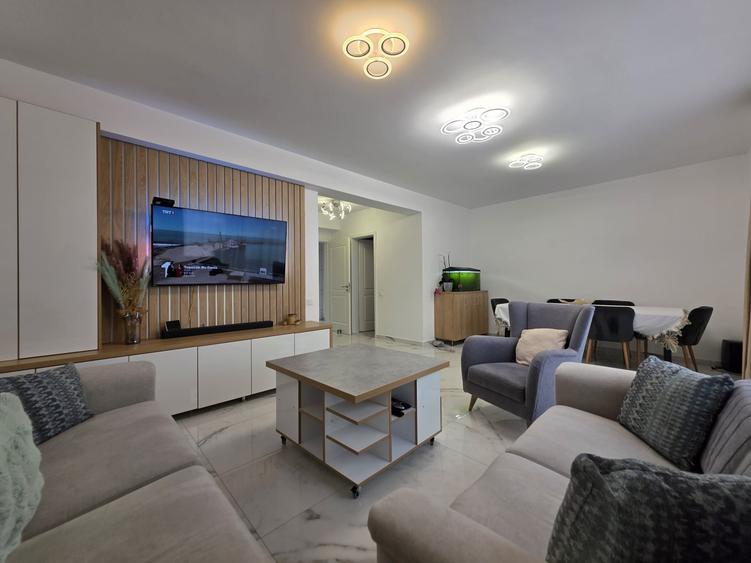 Duplex cu 4 camere cu Canalizare în Stupini