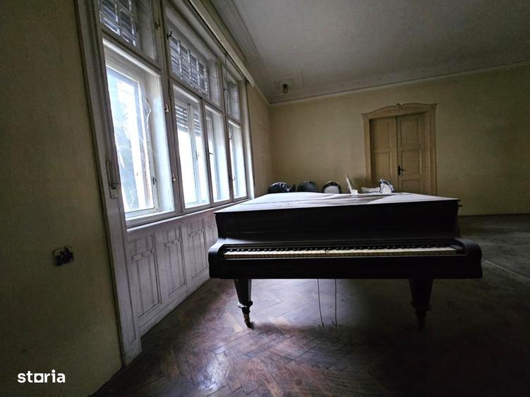 Casă cu 4 camere în Eminescu