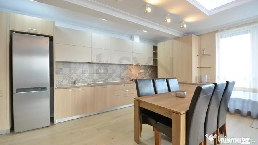 Apartament cu 4 camere decomandat în Lacul Tei