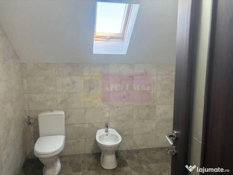 Casă cu 5 camere cu Teren 410 Mp în Țegheș