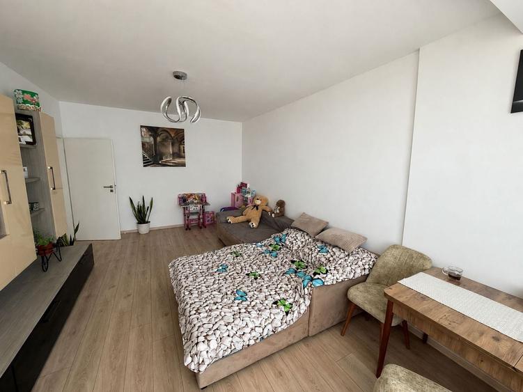 Apartament cu 2 camere decomandat, mobilat în Brătianu