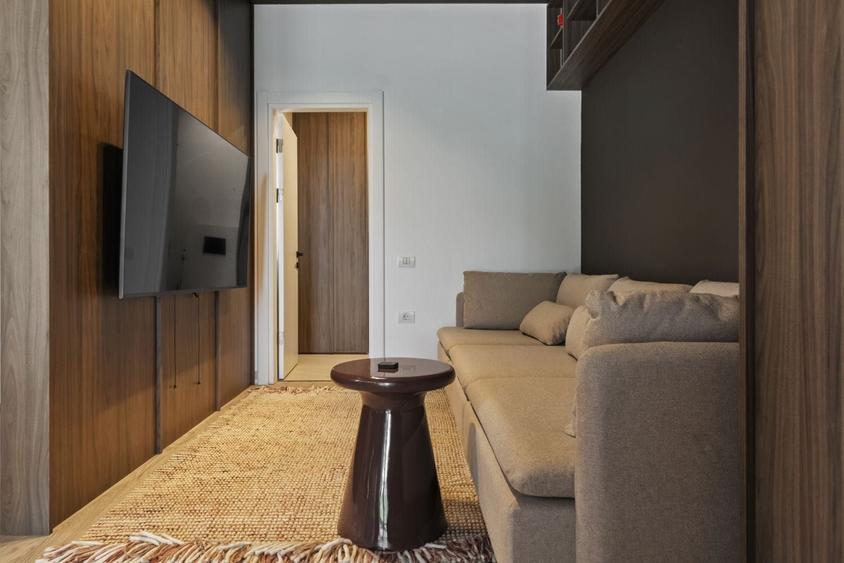 Casă cu 3 camere cu Teren 350 Mp în Odăile