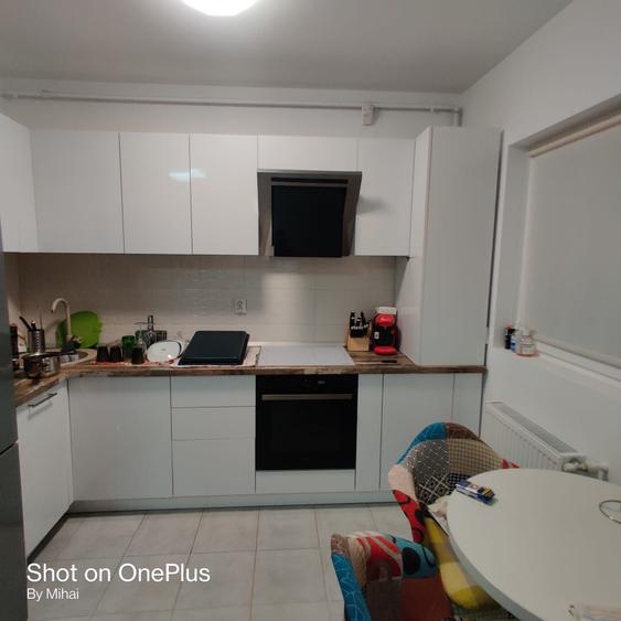 Apartament cu 3 camere decomandat în Berceni