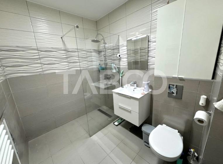 Apartament cu 2 camere semidecomandat, mobilat în Mărăști