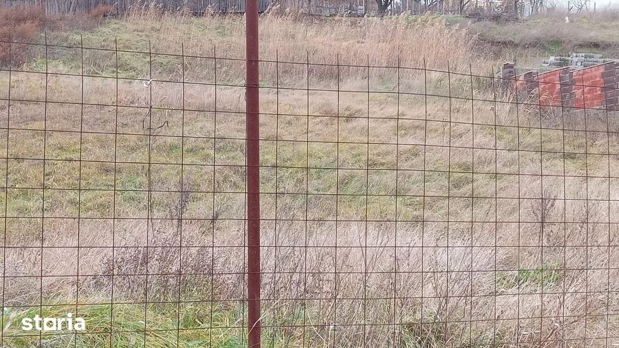 Teren de 1322 mp, în Valea Lupului