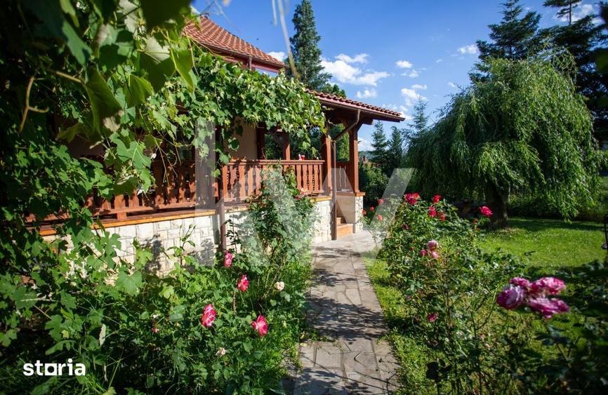 Casă cu 6 camere cu Teren 2803 Mp în Coman