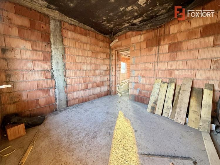 Duplex cu 4 camere cu Canalizare în Sânandrei