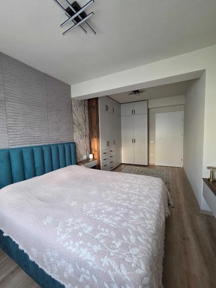 Apartament cu 2 camere decomandat în Tractorul
