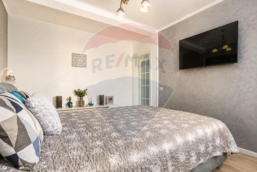 Casă cu 5 camere cu Teren 324 Mp în Hlincea
