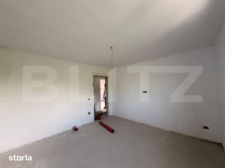 Casă cu 3 camere cu Teren 197.9 Mp în Craiovița Nouă