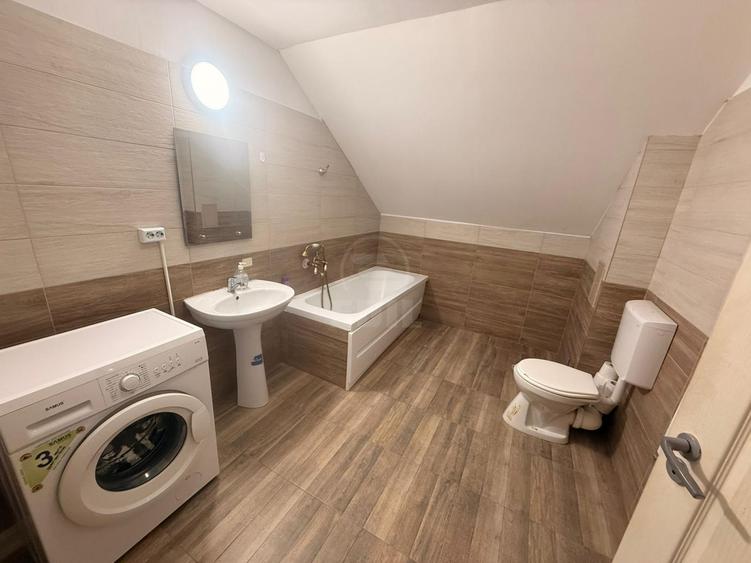 Apartament cu 3 camere semidecomandat în Florești