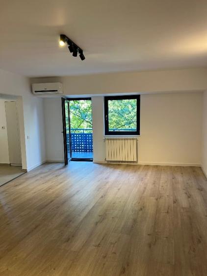 Apartament cu 2 camere semidecomandat, mobilat în Unirii