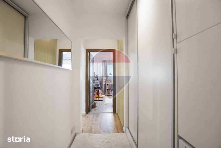 Apartament cu 3 camere semidecomandat în Noua