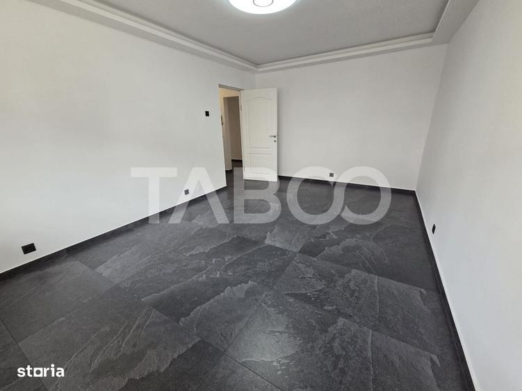 Apartament cu 4 camere decomandat în Central