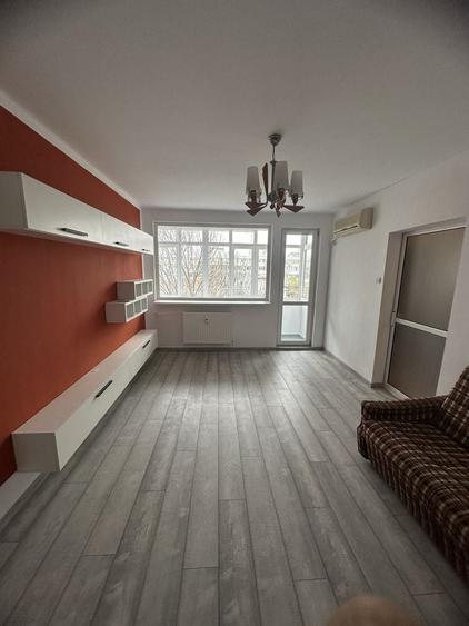 Apartament cu 2 camere semidecomandat în 1 Mai