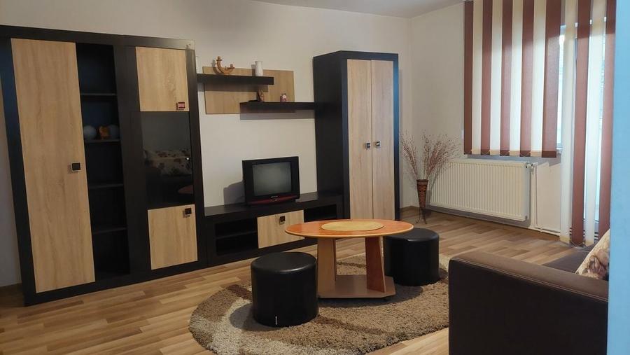 Garsonieră decomandată în Lacu