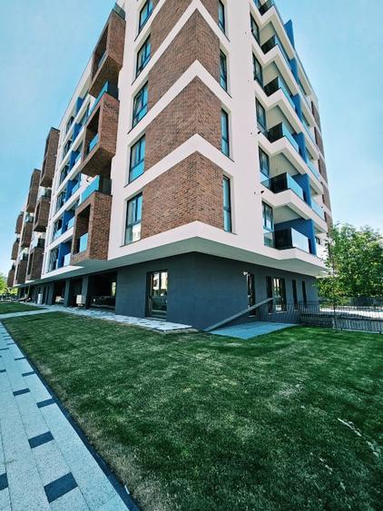 Apartament cu 3 camere semidecomandat în Florești