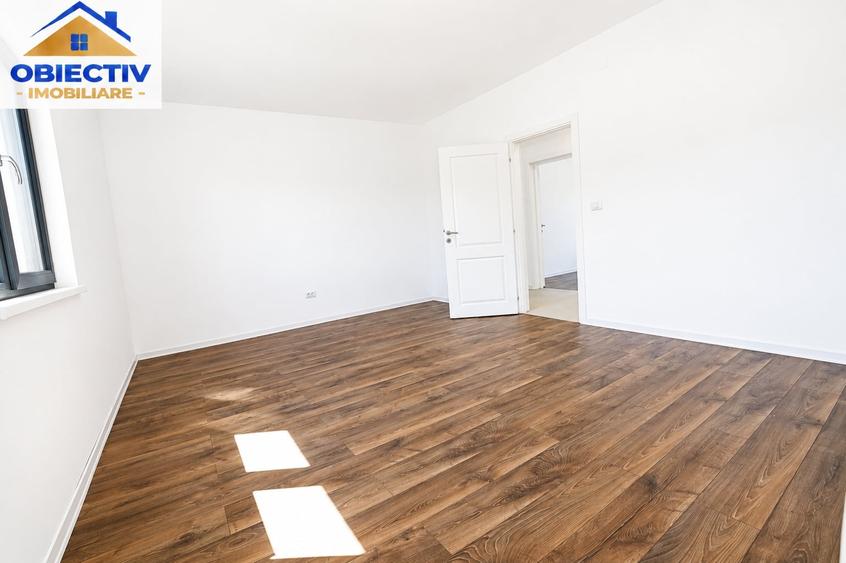 Casă individuală cu 4 camere cu Teren 500 Mp în Est
