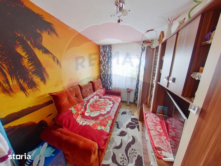 Apartament cu 3 camere, mobilat în Central