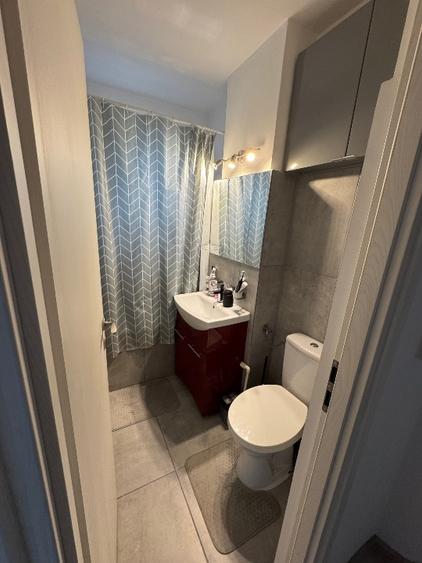 Apartament cu 2 camere semidecomandat, mobilat în Vlahuță